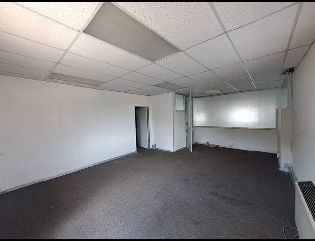 190M² OFFICE TO LET IN HYDE PARK